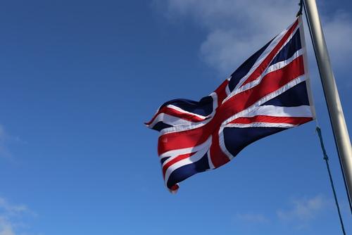 Посольство Великобритании в РФ приспустило флаги из-за кончины принца Филиппа