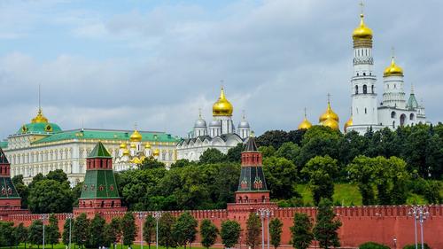 Утверждены новые правила посещения Московского Кремля: с беспилотниками и лыжами нельзя