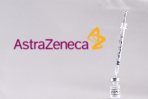 Во Франции получившие первую дозу AstraZeneca смогут сделать вторую прививку другой вакциной