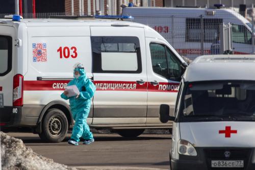 За сутки в России скончались 337 человек с COVID-19