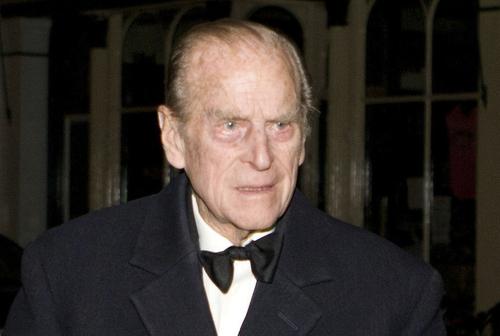 Биограф королевской семьи утверждает, что принц Филипп был расстроен из-за интервью Гарри и Меган