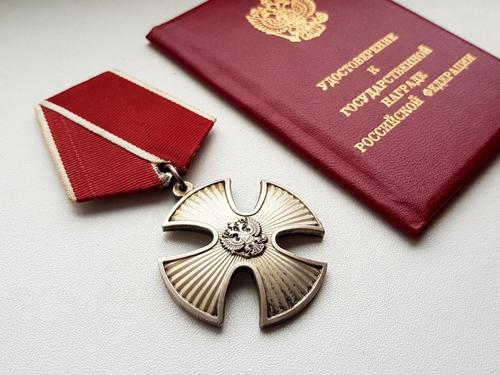 Владимир Путин наградил орденами Мужества пожарных, участвовавших в ликвидации пожара на «Невской мануфактуре»