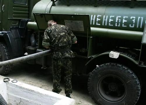 В Украине заправляют танки российским топливом?