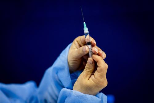 В Литве умер пенсионер через несколько минут после второй дозы вакцины Moderna 