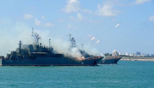 Ресурс Sohu: учения флота России обратили в «бегство» эсминцы США на подходе к Босфору