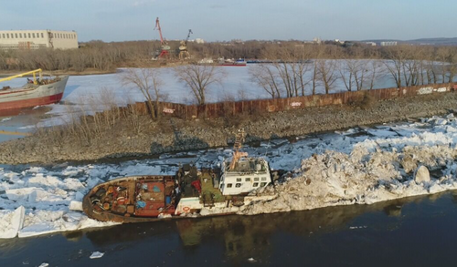В Хабаровске ледоход сорвал три судна с места стоянки