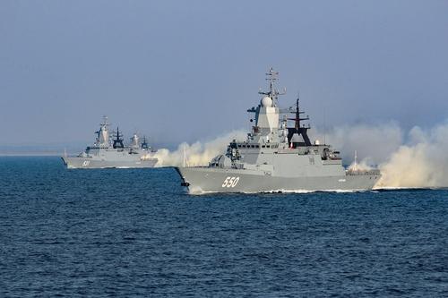 Портал Sohu: флот России устроит «жесткую» встречу британским кораблям в Черном море