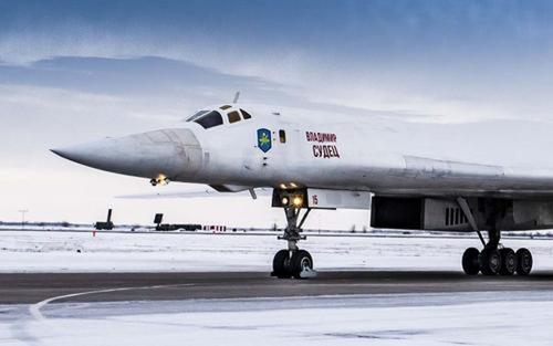 Два российских стратегических бомбардировщика выполнили 8-часовой полет над Балтикой
