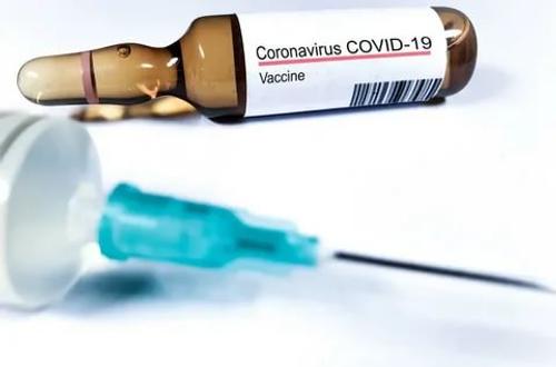 Латвийский врач: премьер и его компания сознательно подорвали веру в вакцинацию