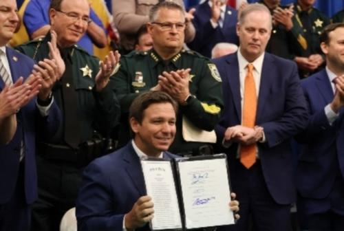 Закон разрешающий убивать: губернатор Флориды разрешил убивать и изувечивать?