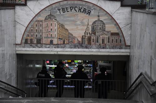 В Москве усилен контроль соблюдения масочного и перчаточного режима в метро