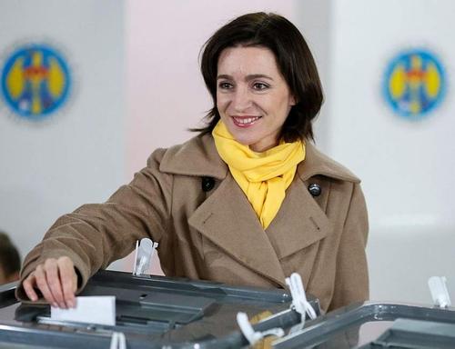 Президент Санду призывает население Молдавии сменить парламент