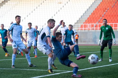 Челябинские футболисты сыграют с тюменцами