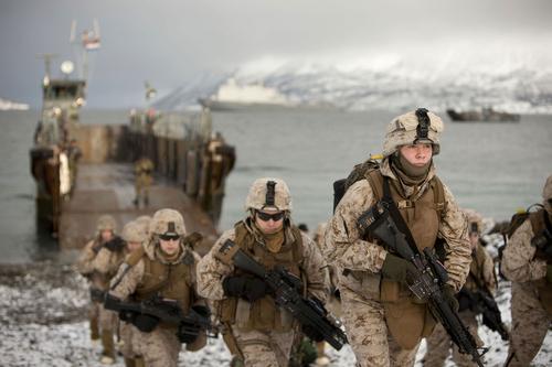 Пентагон начал крупномасштабные межвидовые учения на Аляске, войска США отработают высадку на Чукотку