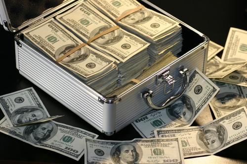 Эксперт Дроздов перечислил риски при вложении в доллар