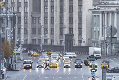 Синоптик Позднякова предупредила о ветреной погоде и дожде со снегом в Москве