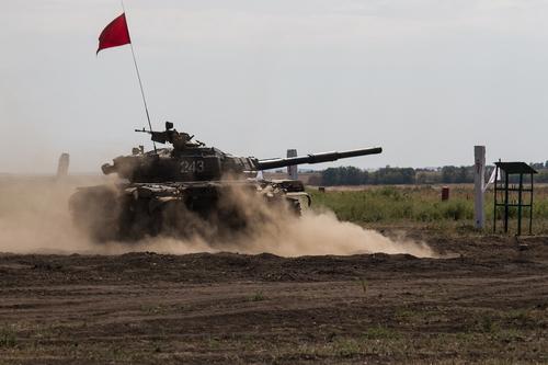 Опубликовано видео с военной техникой ДНР, способной форсировать реку Днепр