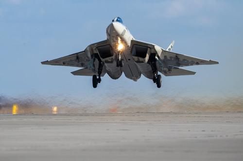 Американский военный эксперт назвал истребитель Су-57 «красивым убийцей»