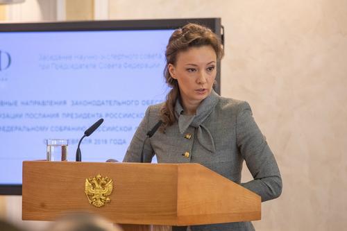 Анна Кузнецова подтвердила, что в казанской школе было подорвано самодельное устройство