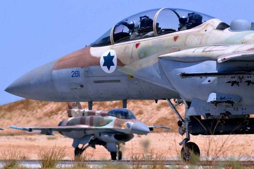 ВВС Израиля  усиливают воздушные атаки на сектор Газа