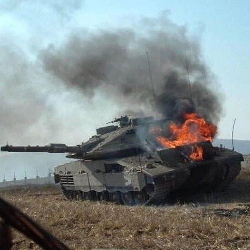 Недалеко от границы сектора Газа сгорел израильский танк «Меркава»