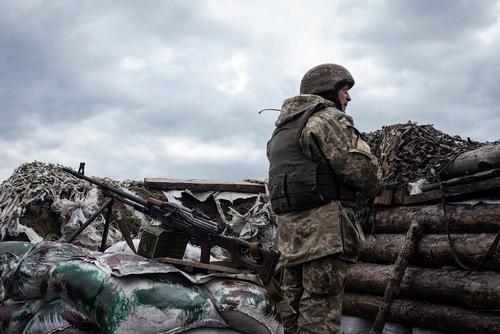 Появилось видео с уничтоженным военными ВСУ блокпостом бойцов «Правого сектора» в Донбассе    