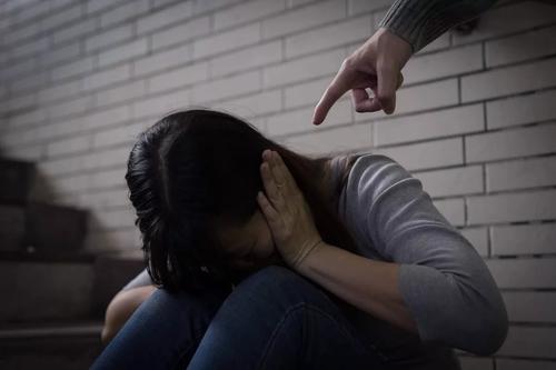 Бьет – значит любит: почему домашнее насилие в России стало нормой