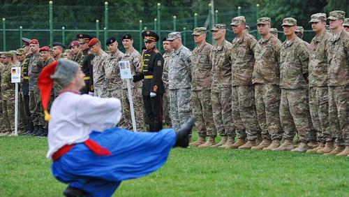 Украину не пригласили на саммит НАТО, Киев негодует