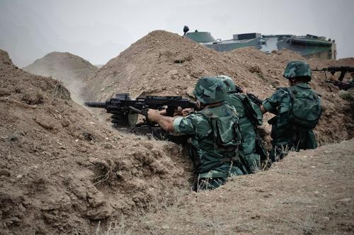 Армянские и азербайджанские солдаты обстреляли друг друга в пограничной зоне