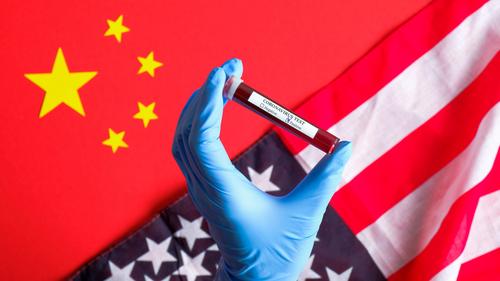 Китай отвергает теорию искусственного происхождения коронавируса. А Америка по-прежнему подозревает​