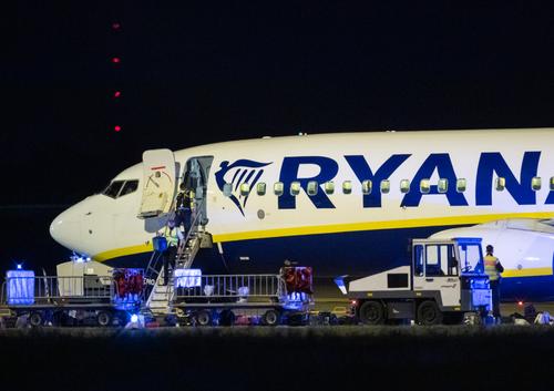 Захарова с иронией отреагировала на информацию об экстренной посадке  самолёта Ryanair в Берлине