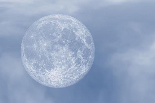 Астроном Сурдин допустил наличие микроорганизмов на Луне