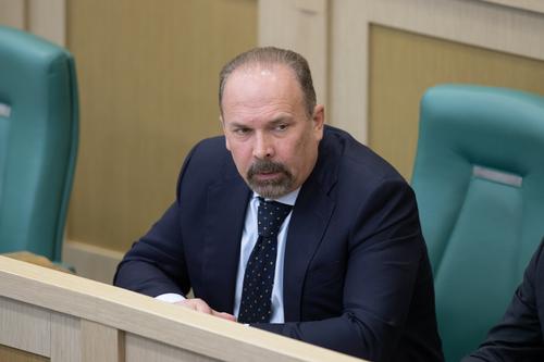 ТАСС: Аудитор Счетной палаты Михаил Мень подал заявление об отставке
