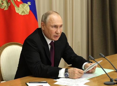 Путин заявил, что российская экономика приближается к докризисному уровню