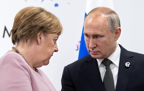 Путин заявил, что будет скучать по Меркель как по коллеге