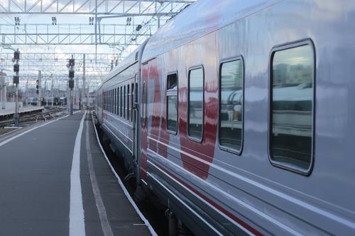 Три человека погибли при столкновении поезда и легковушки в Подмосковье