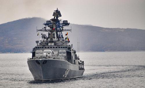 Сайт Baijiahao напомнил, что эсминец США в панике сбежал от российского корабля на восточных рубежах РФ