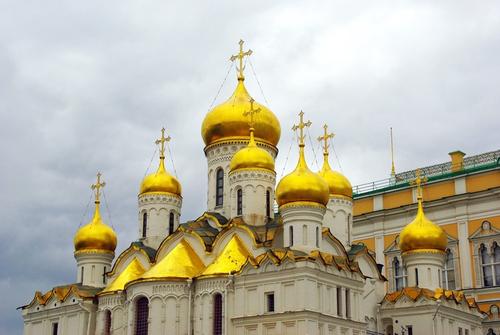 Митрополит Иларион рассказал, сколько зарабатывают священники в Москве