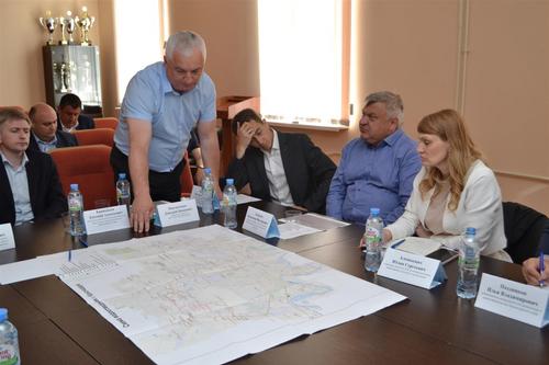 В Пашковском микрорайоне депутаты ЗСК проинспектировали ход строительства школ