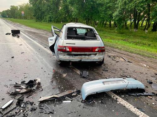 При столкновении двух автомобилей в Белгородской области погибли четыре человека