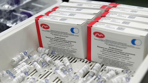 Эффективность вакцины «ЭпиВакКорона» вызывает у специалистов все больше сомнений 