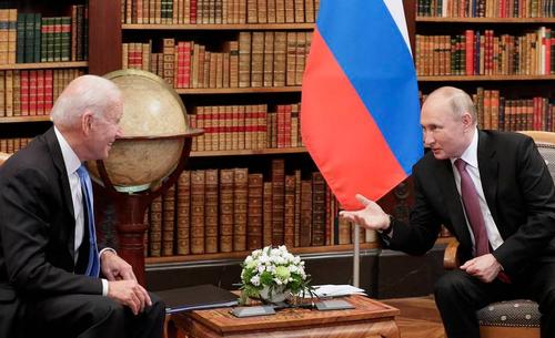Путин общался с журналистами 55 минут, Байден - 40  