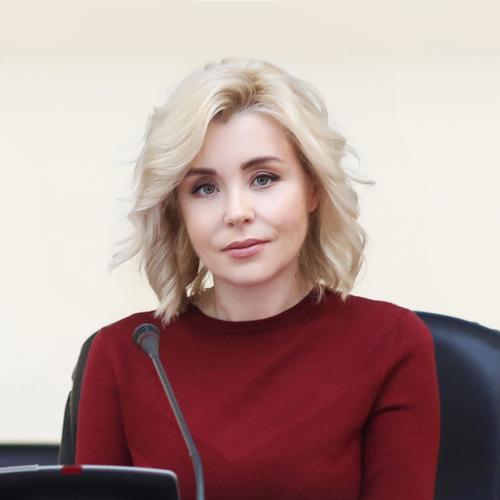 Глава Росприроднадзора Светлана Радионова сообщила, что зарплата у неё «всегда разная», «не такая высокая, как многим кажется»