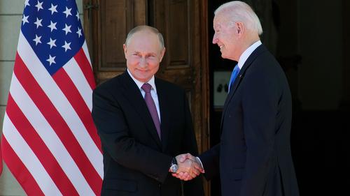 По мнению американцев, Байден вёл себя как слабак на саммите с президентом России