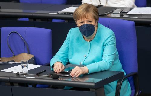 Канцлер ФРГ Меркель призвала Евросоюз искать контакты с Россией и Путиным