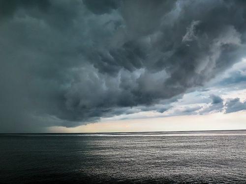 В Крыму на 26 июня объявлено штормовое предупреждение