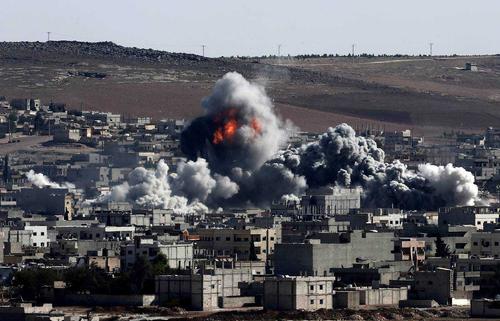 Предположительно американская авиация бомбила мирный посёлок на границе Сирии и Ирака