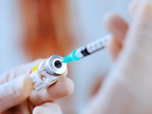 В Латвии из-за индийского штамма переболевших ковидом будут быстрее вакцинировать 