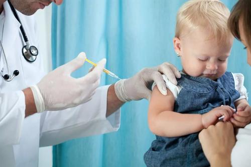 Латвийский политик Дмитрий Голубев: «У тех кто не хочет вакцинировать своих детей, нужно их отнять»