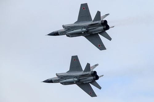 Сайт Avia.pro: истребители США и Британии пытались помешать учениям российских МиГ-31К с «Кинжалами» над Средиземным морем